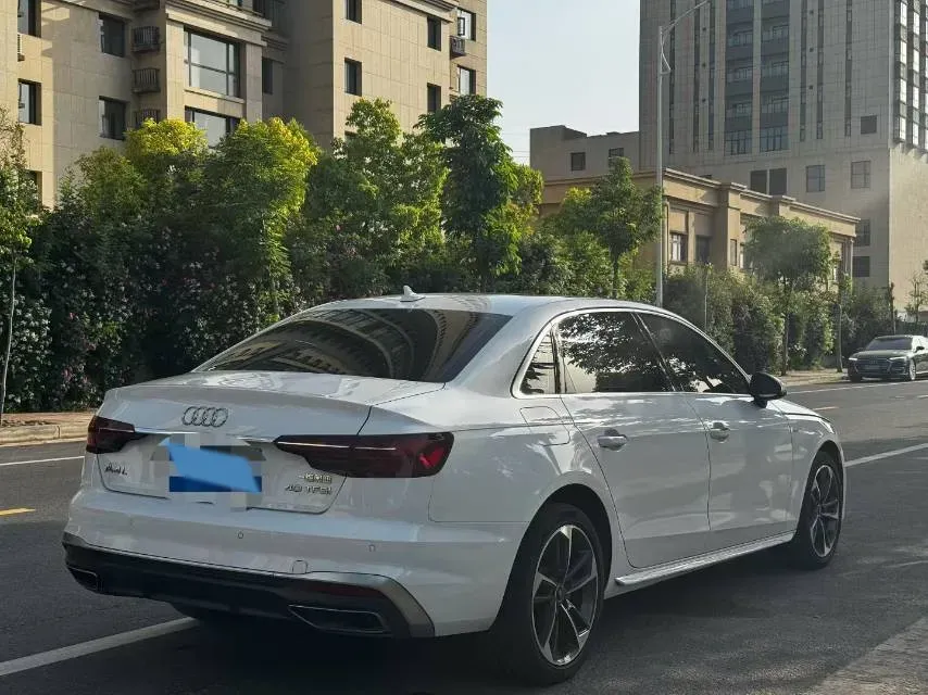 2024 Audi A4L 2.0T 190HP L4 7DCT,autocango,china used car exporter,china ev exporter,chinese used car exporter,chinese used ev exporter