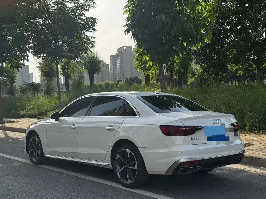2024 Audi A4L 2.0T 190HP L4 7DCT,autocango,china used car exporter,china ev exporter,chinese used car exporter,chinese used ev exporter
