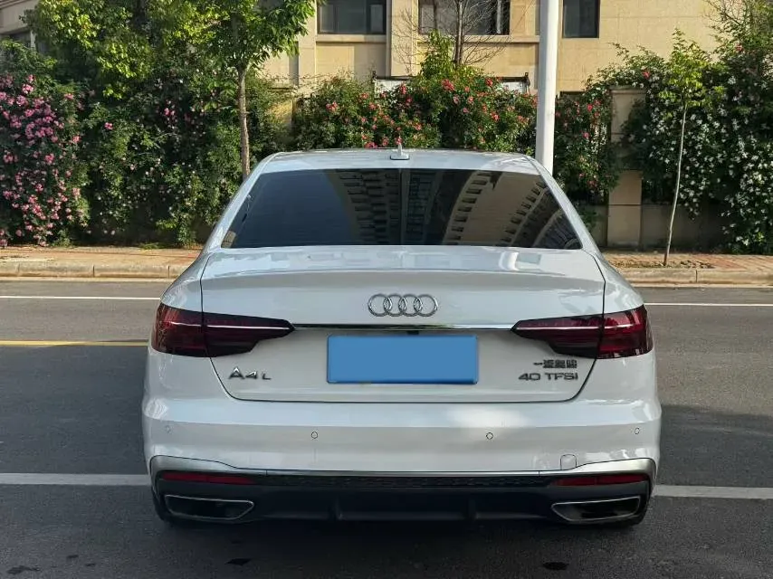 2024 Audi A4L 2.0T 190HP L4 7DCT,autocango,china used car exporter,china ev exporter,chinese used car exporter,chinese used ev exporter