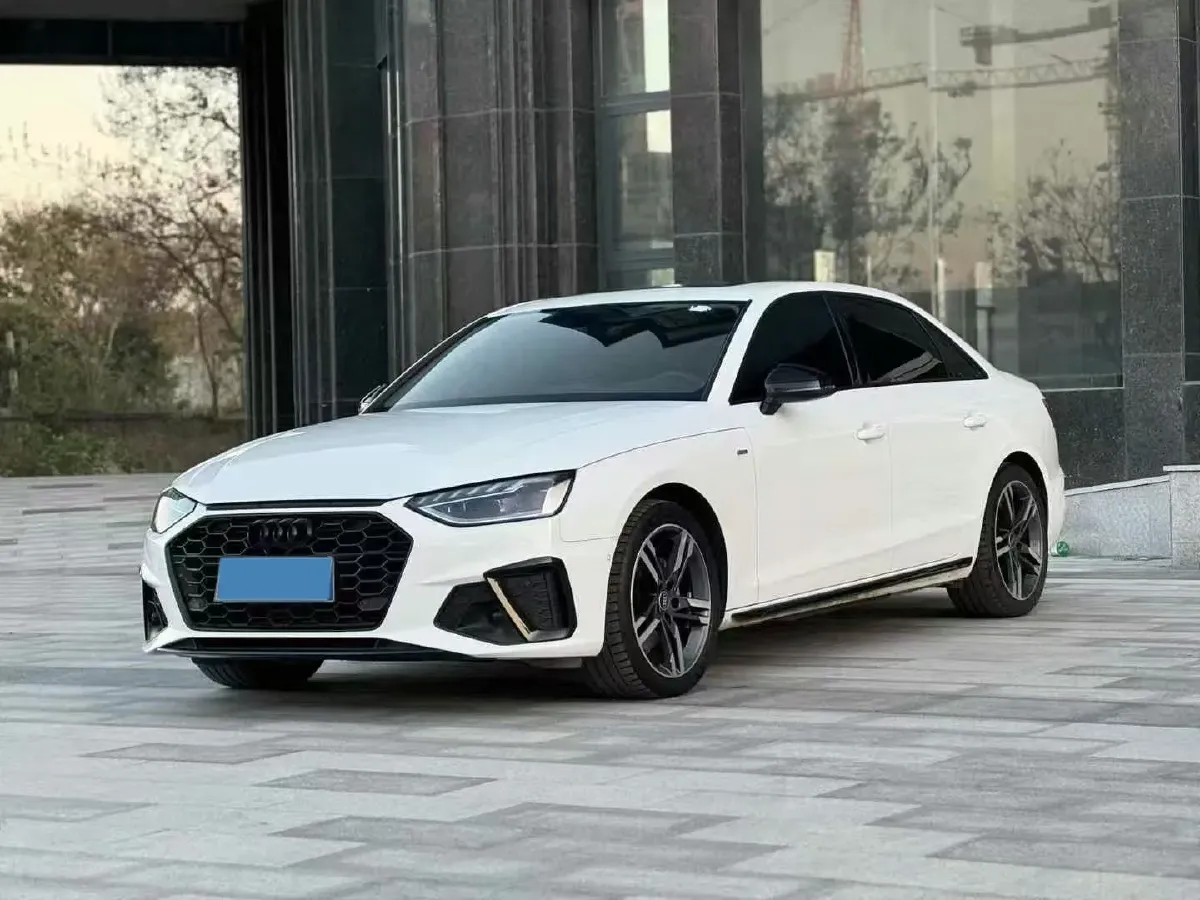 2022 Audi A4L 2.0T 190HP L4 7DCT,autocango,china used car exporter,china ev exporter,chinese used car exporter,chinese used ev exporter