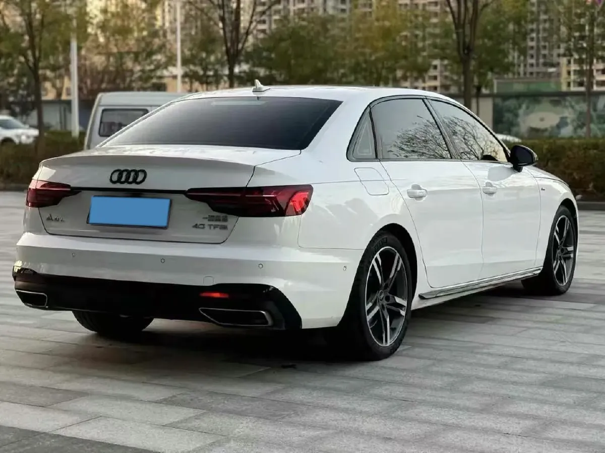 2022 Audi A4L 2.0T 190HP L4 7DCT,autocango,china used car exporter,china ev exporter,chinese used car exporter,chinese used ev exporter