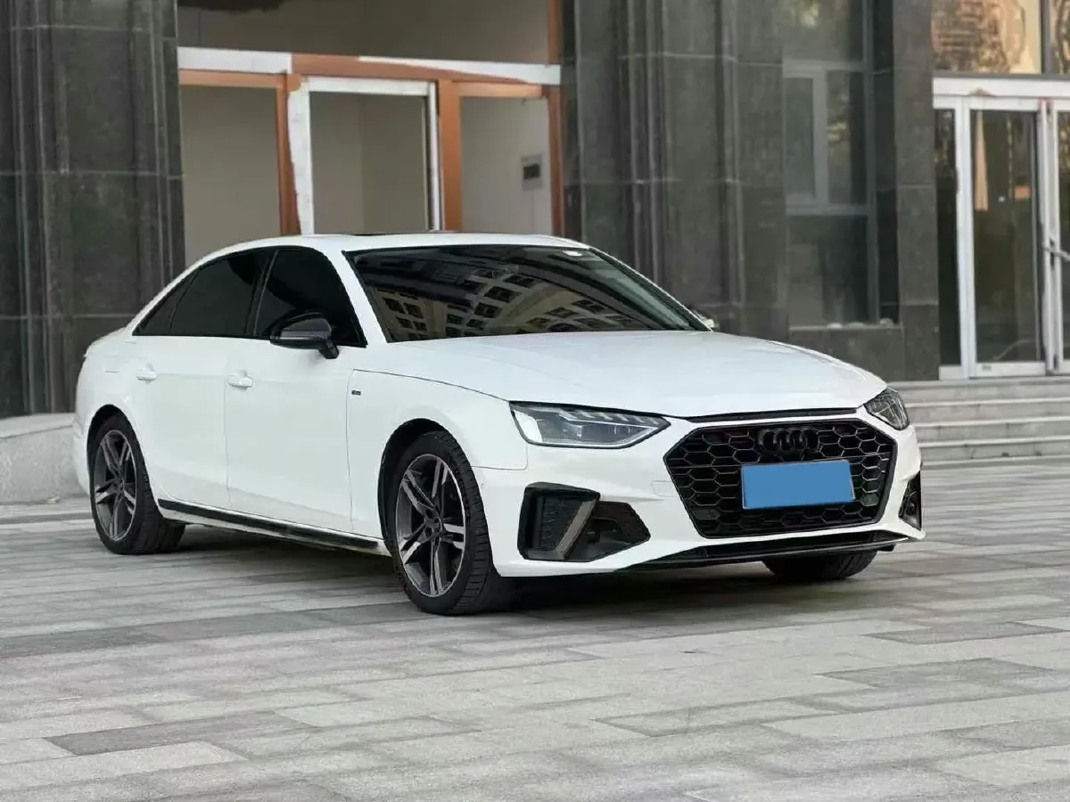 2022 Audi A4L 2.0T 190HP L4 7DCT,autocango,china used car exporter,china ev exporter,chinese used car exporter,chinese used ev exporter