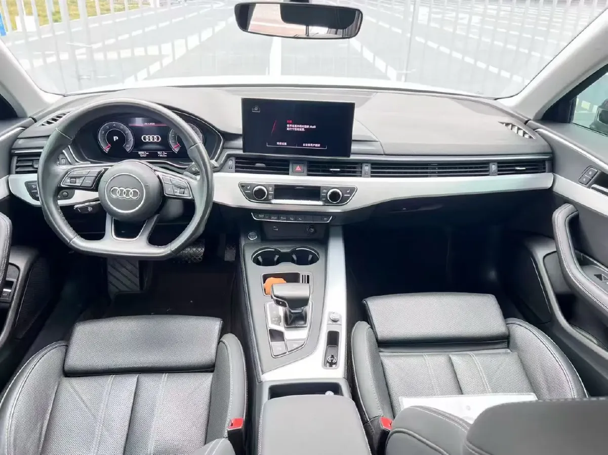 2022 Audi A4L 2.0T 190HP L4 7DCT,autocango,china used car exporter,china ev exporter,chinese used car exporter,chinese used ev exporter