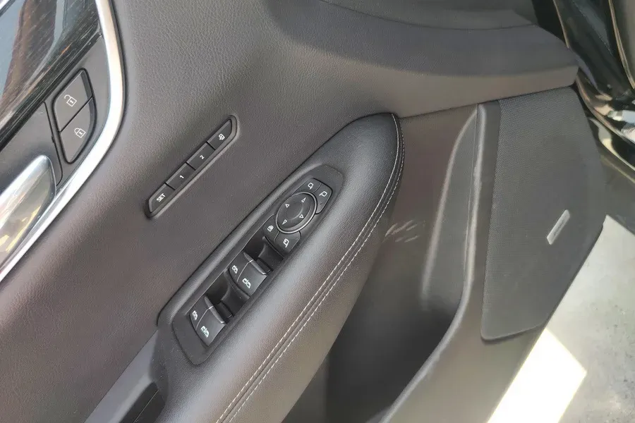 2021 Cadillac XT5 2.0T 237HP L4 9AT,autocango,china used car exporter,china ev exporter,chinese used car exporter,chinese used ev exporter