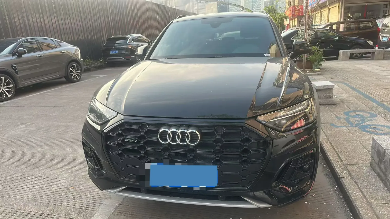 2025 Audi Q5L 2.0T 190HP L4 7DCT,autocango,china used car exporter,china ev exporter,chinese used car exporter,chinese used ev exporter