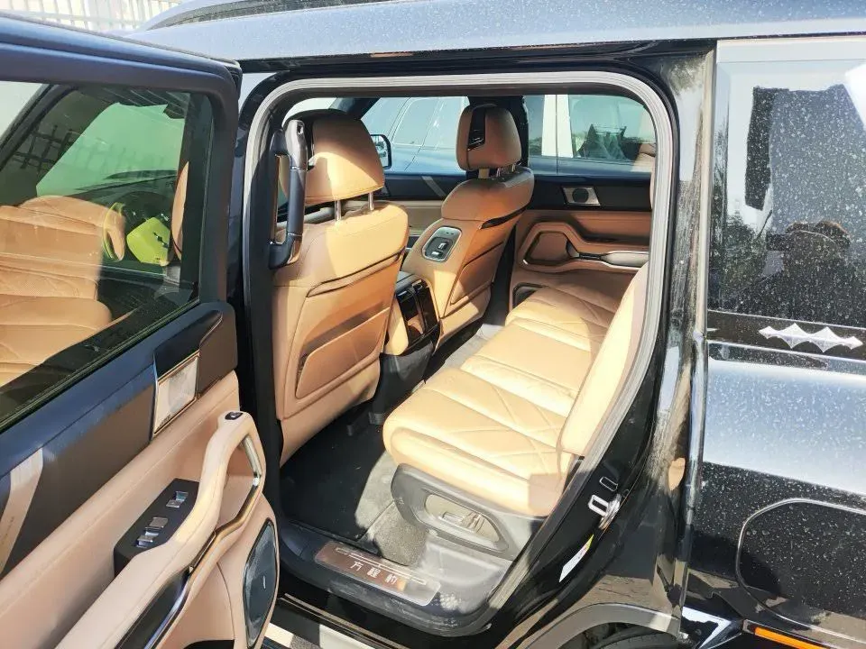 2025 FangChengBao Bao 8 2.0T 245HP L4 E-CVT PHEV 36.8KWH,autocango,china used car exporter,china ev exporter,chinese used car exporter,chinese used ev exporter