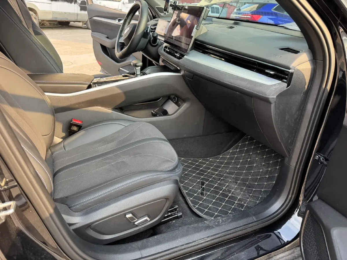 2025 Geely Preface 2.0T 238HP L4 8AT,autocango,china used car exporter,china ev exporter,chinese used car exporter,chinese used ev exporter