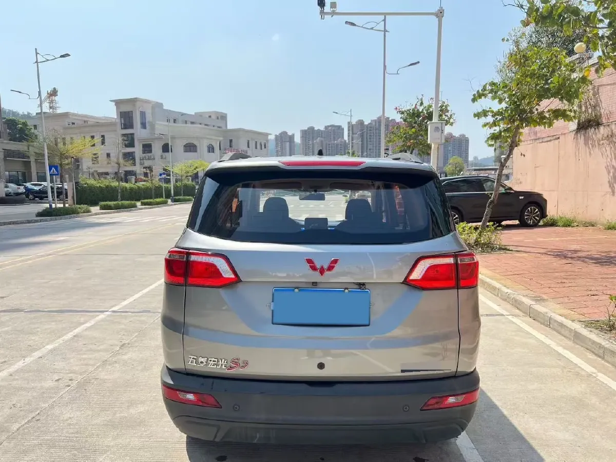 2019 WuLing HongGuang S3 1.5L 99HP L4 6MT,autocango,china used car exporter,china ev exporter,chinese used car exporter,chinese used ev exporter