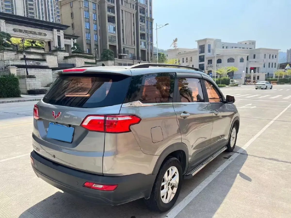 2019 WuLing HongGuang S3 1.5L 99HP L4 6MT,autocango,china used car exporter,china ev exporter,chinese used car exporter,chinese used ev exporter