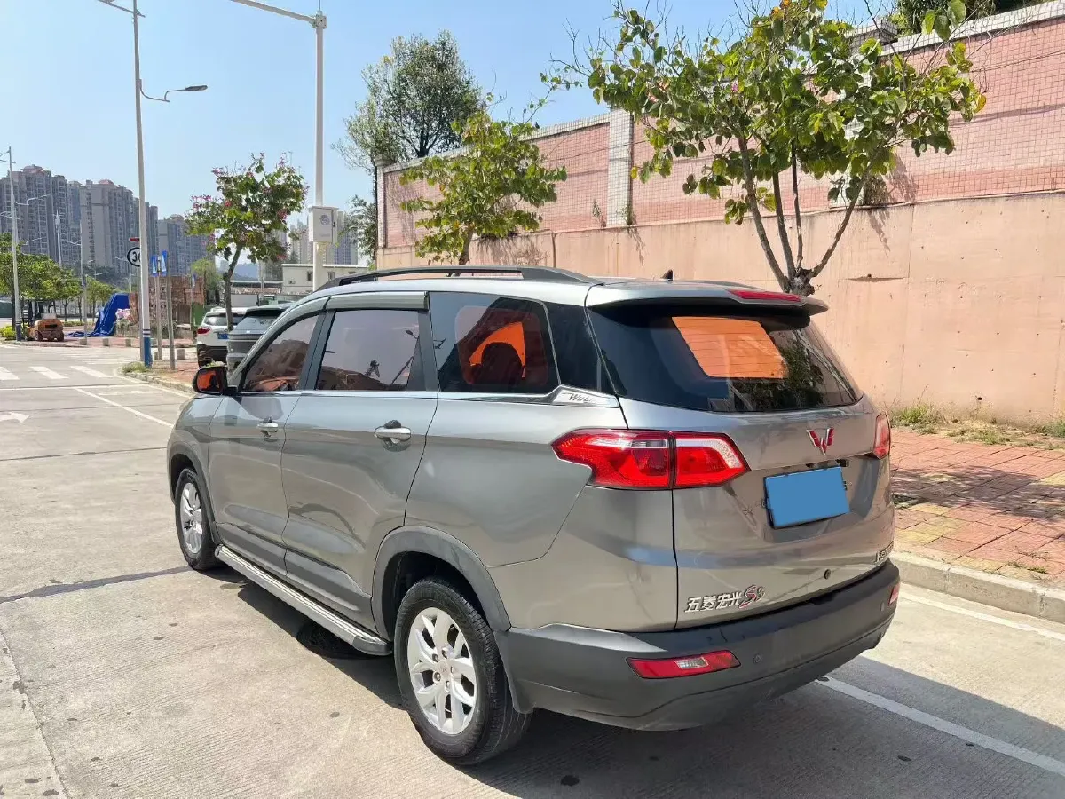 2019 WuLing HongGuang S3 1.5L 99HP L4 6MT,autocango,china used car exporter,china ev exporter,chinese used car exporter,chinese used ev exporter