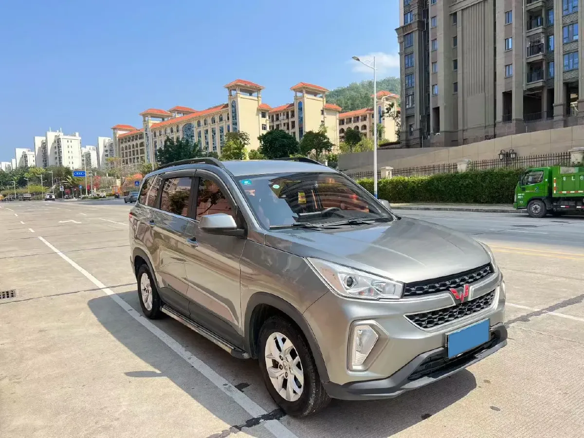 2019 WuLing HongGuang S3 1.5L 99HP L4 6MT,autocango,china used car exporter,china ev exporter,chinese used car exporter,chinese used ev exporter