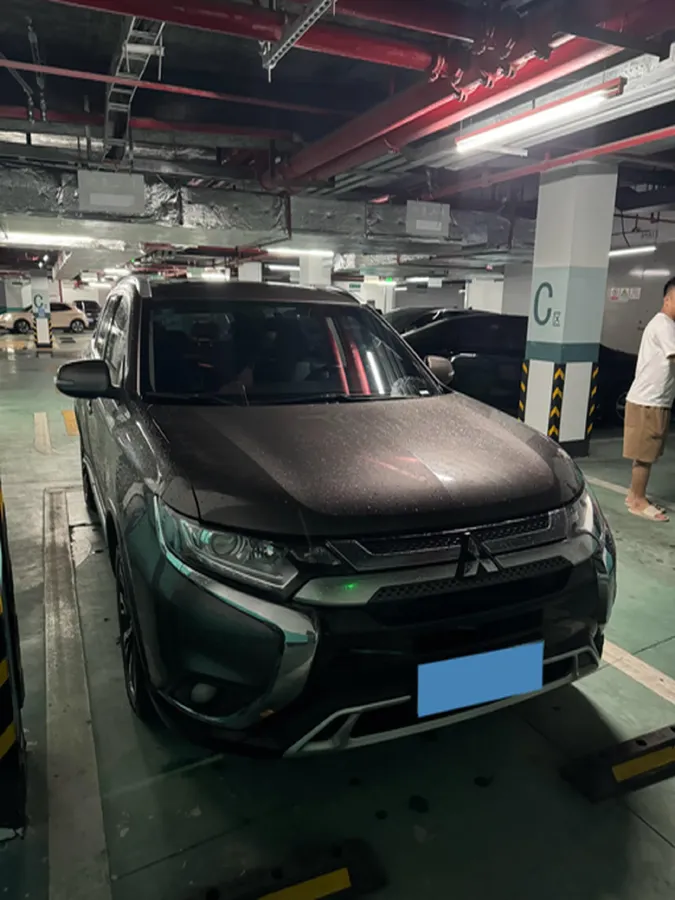 2019 Mitsubishi Outlander 2.0L 166HP L4 CVT,autocango,china used car exporter,china ev exporter,chinese used car exporter,chinese used ev exporter