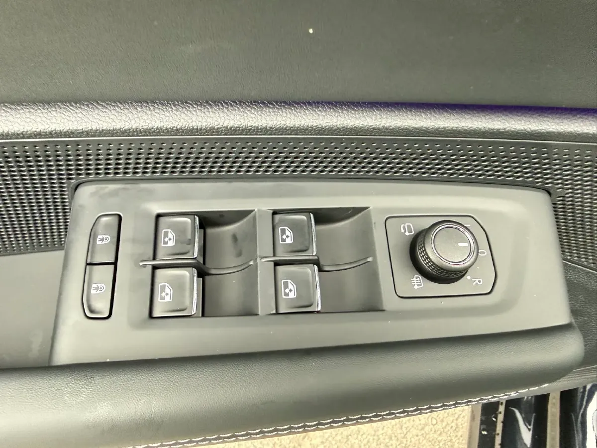 2026 Volkswagen Passat 2.0T 220HP L4 7DCT,autocango,china used car exporter,china ev exporter,chinese used car exporter,chinese used ev exporter