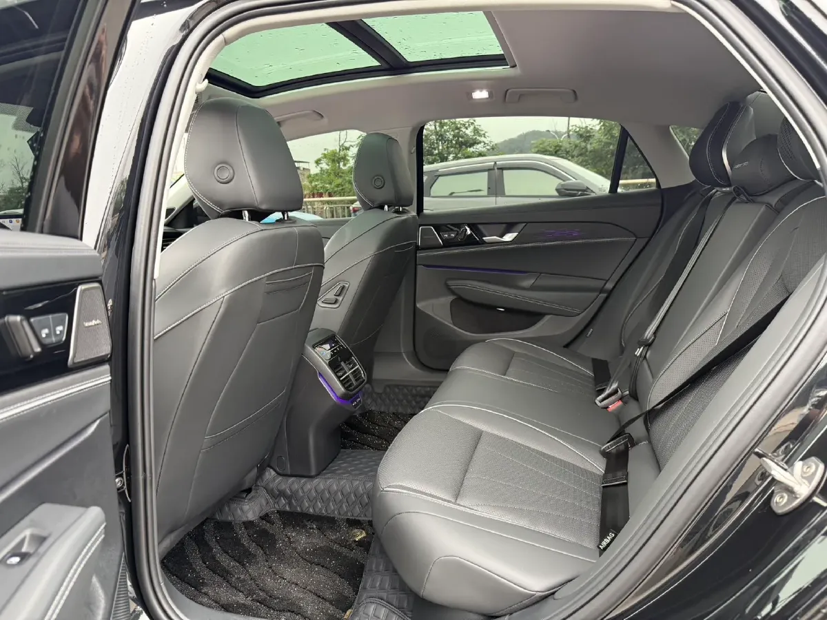 2026 Volkswagen Passat 2.0T 220HP L4 7DCT,autocango,china used car exporter,china ev exporter,chinese used car exporter,chinese used ev exporter