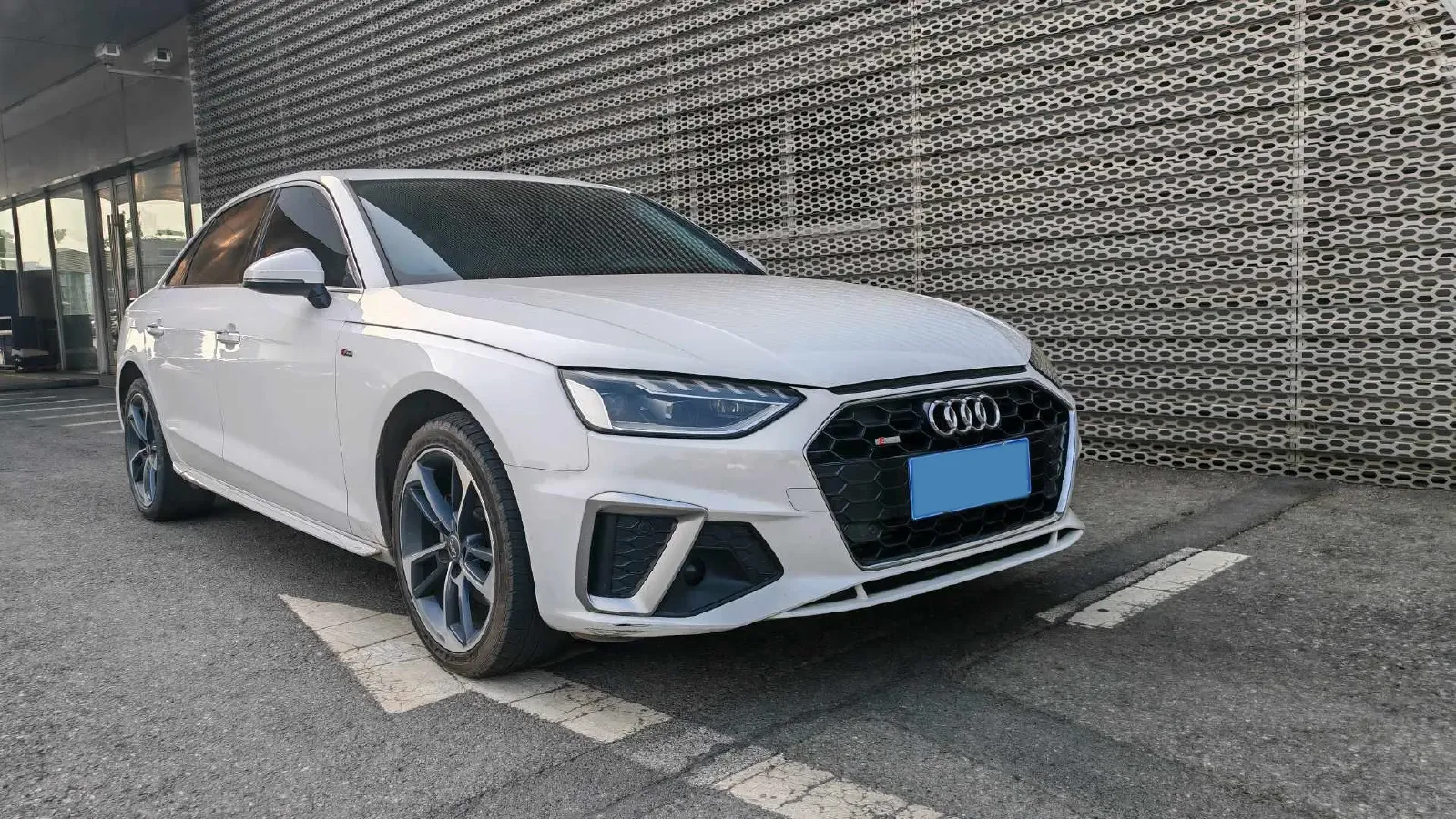 2021 Audi A4L 2.0T 190HP L4 7DCT,autocango,china used car exporter,china ev exporter,chinese used car exporter,chinese used ev exporter
