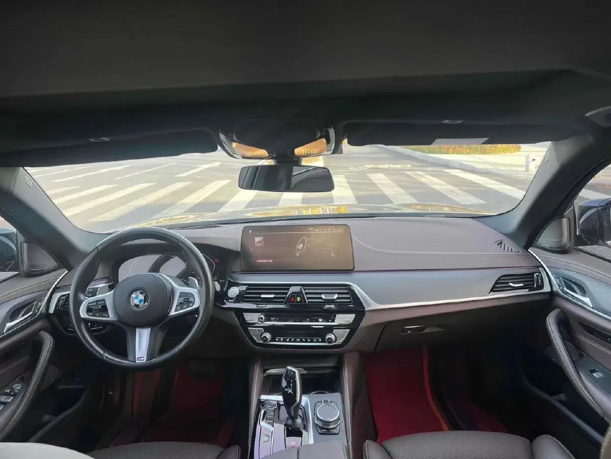 2021 BMW 5 Series 2.0T 252HP L4 8AT,autocango,china used car exporter,china ev exporter,chinese used car exporter,chinese used ev exporter