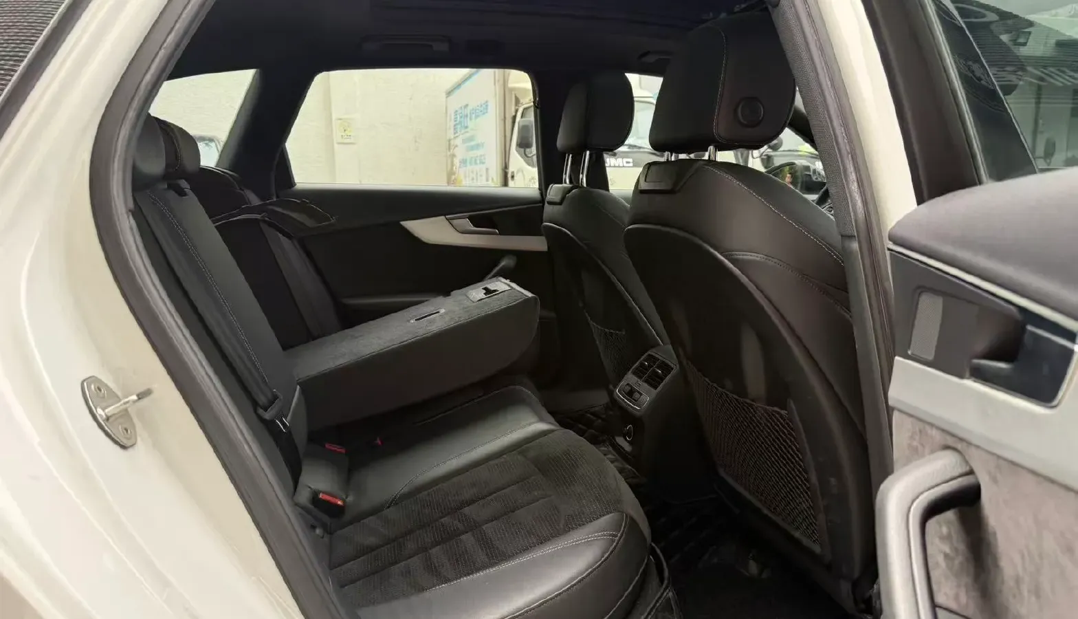 2020 Audi A4 2.0T 190HP L4 7DCT,autocango,china used car exporter,china ev exporter,chinese used car exporter,chinese used ev exporter