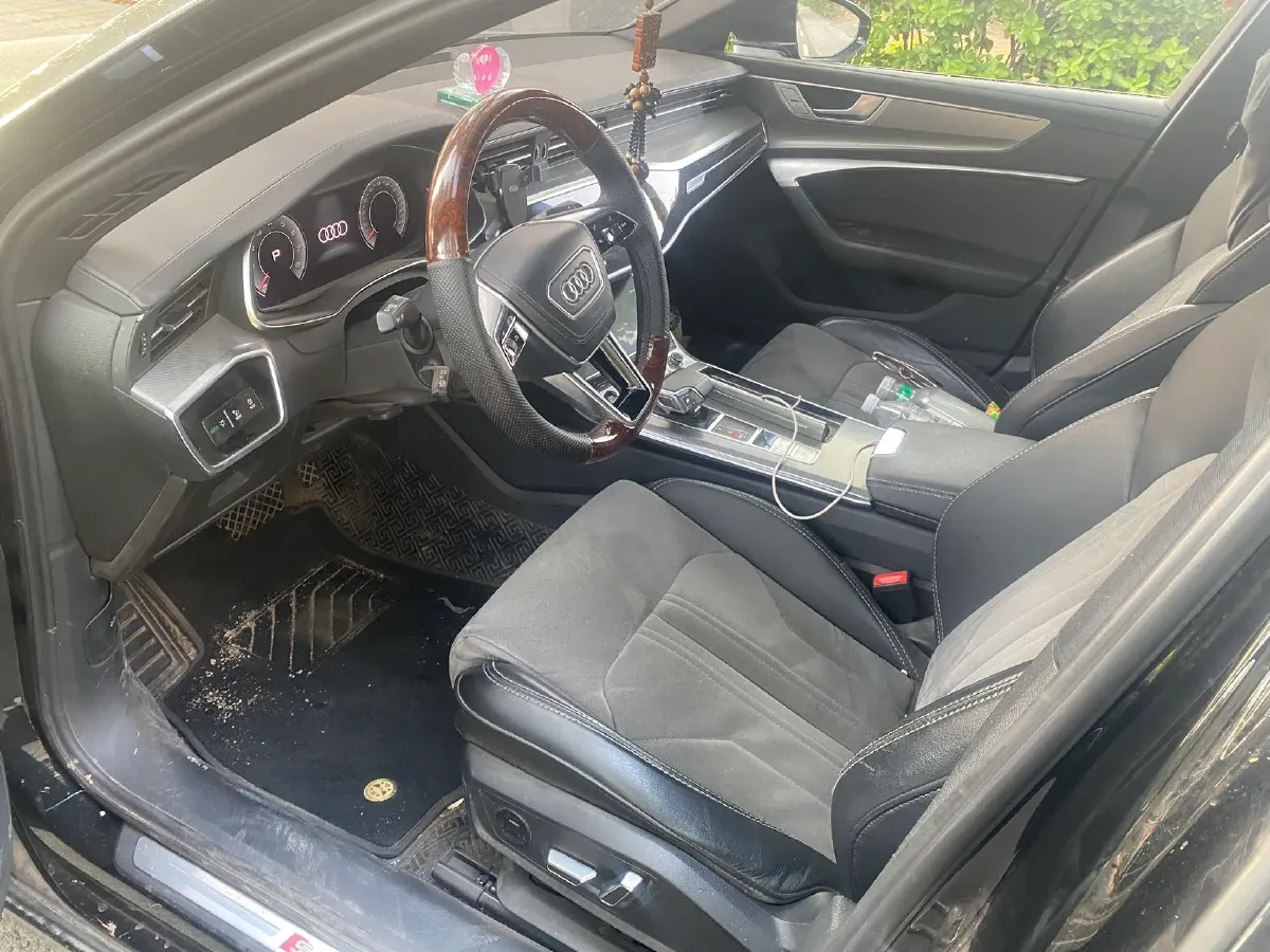 2023 Audi A6L 2.0T 190HP L4 7DCT,autocango,china used car exporter,china ev exporter,chinese used car exporter,chinese used ev exporter