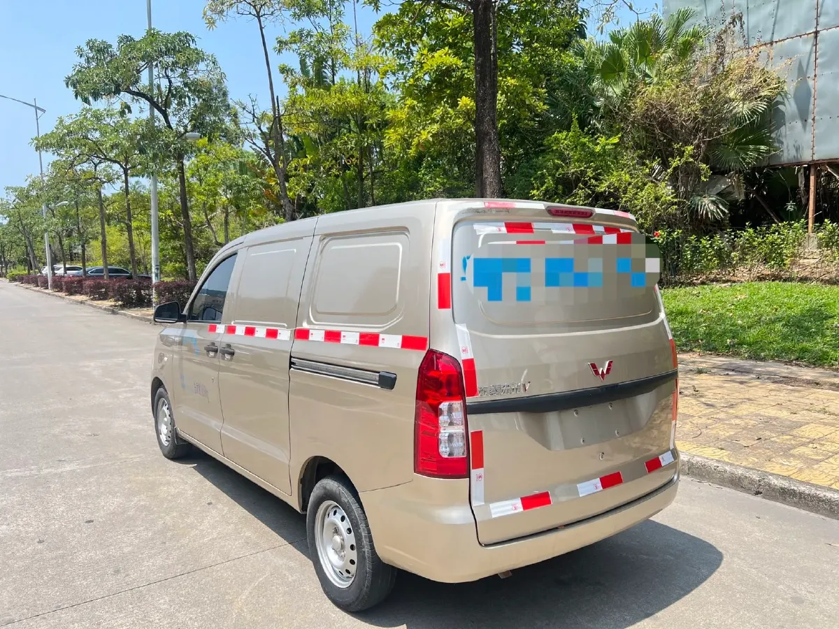 2019 WuLing HongGuang V 1.5L 99HP L4 6MT,autocango,china used car exporter,china ev exporter,chinese used car exporter,chinese used ev exporter