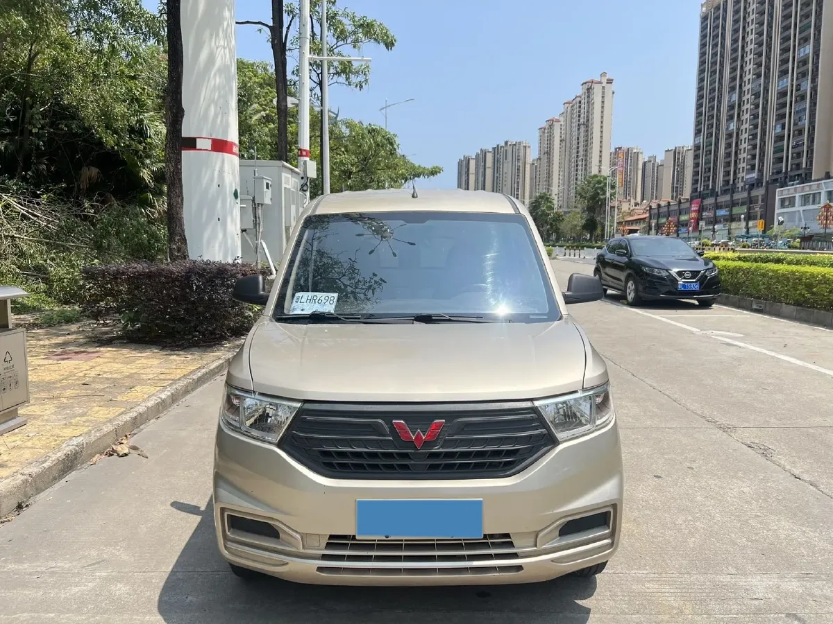 2019 WuLing HongGuang V 1.5L 99HP L4 6MT,autocango,china used car exporter,china ev exporter,chinese used car exporter,chinese used ev exporter