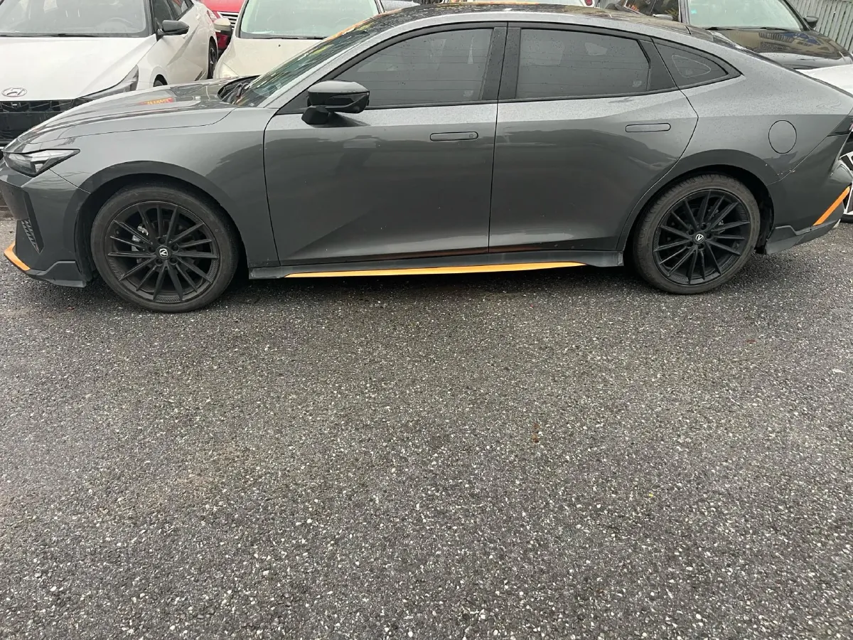 2024 ChangAn UNI-V 1.5T 188HP L4 7DCT,autocango,china used car exporter,china ev exporter,chinese used car exporter,chinese used ev exporter