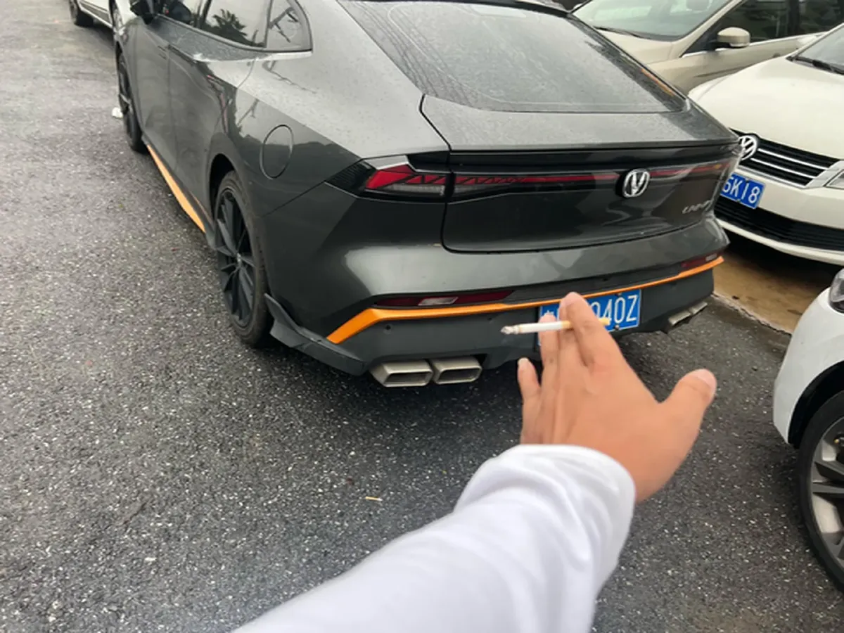 2024 ChangAn UNI-V 1.5T 188HP L4 7DCT,autocango,china used car exporter,china ev exporter,chinese used car exporter,chinese used ev exporter