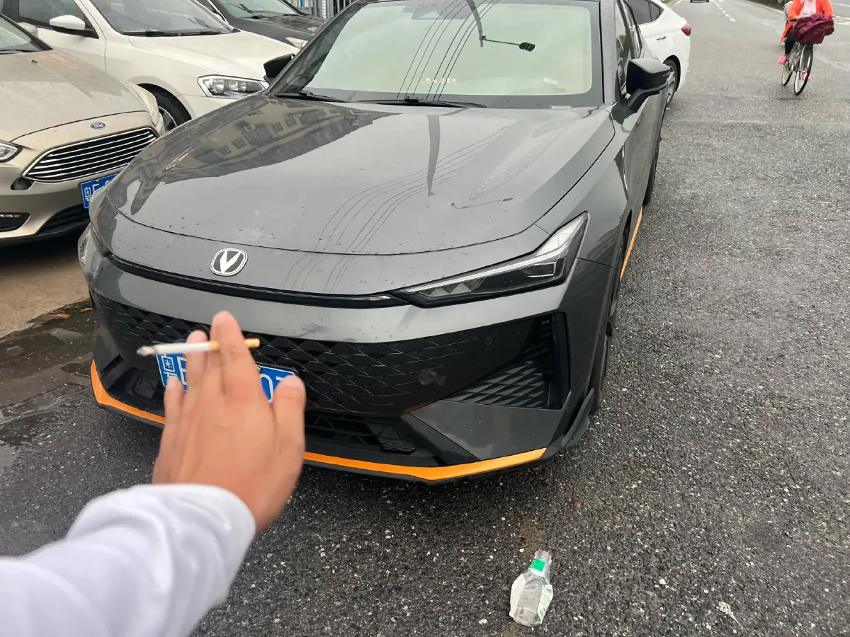 2024 ChangAn UNI-V 1.5T 188HP L4 7DCT,autocango,china used car exporter,china ev exporter,chinese used car exporter,chinese used ev exporter