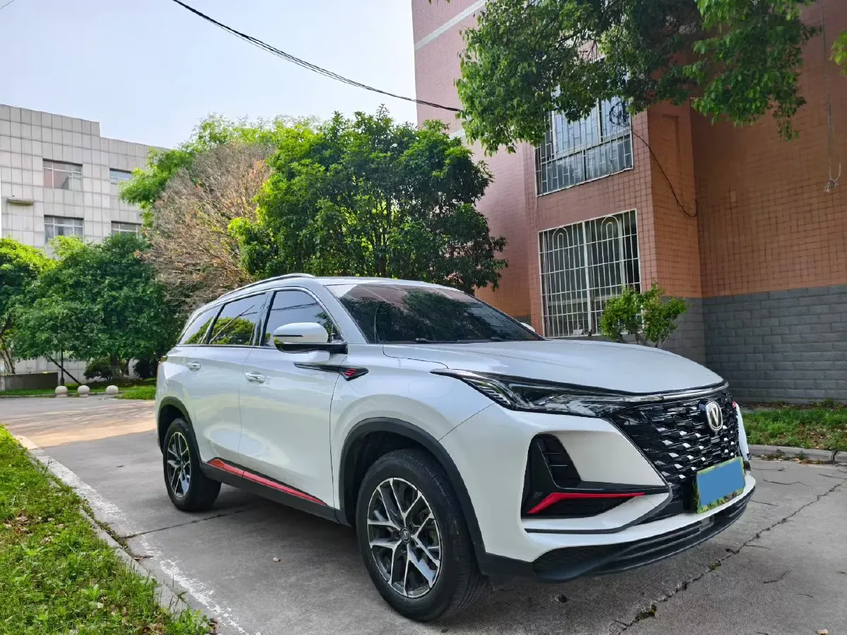 2022 ChangAn CS75 Plus 1.5T 178HP L4 6AT,autocango,china used car exporter,china ev exporter,chinese used car exporter,chinese used ev exporter