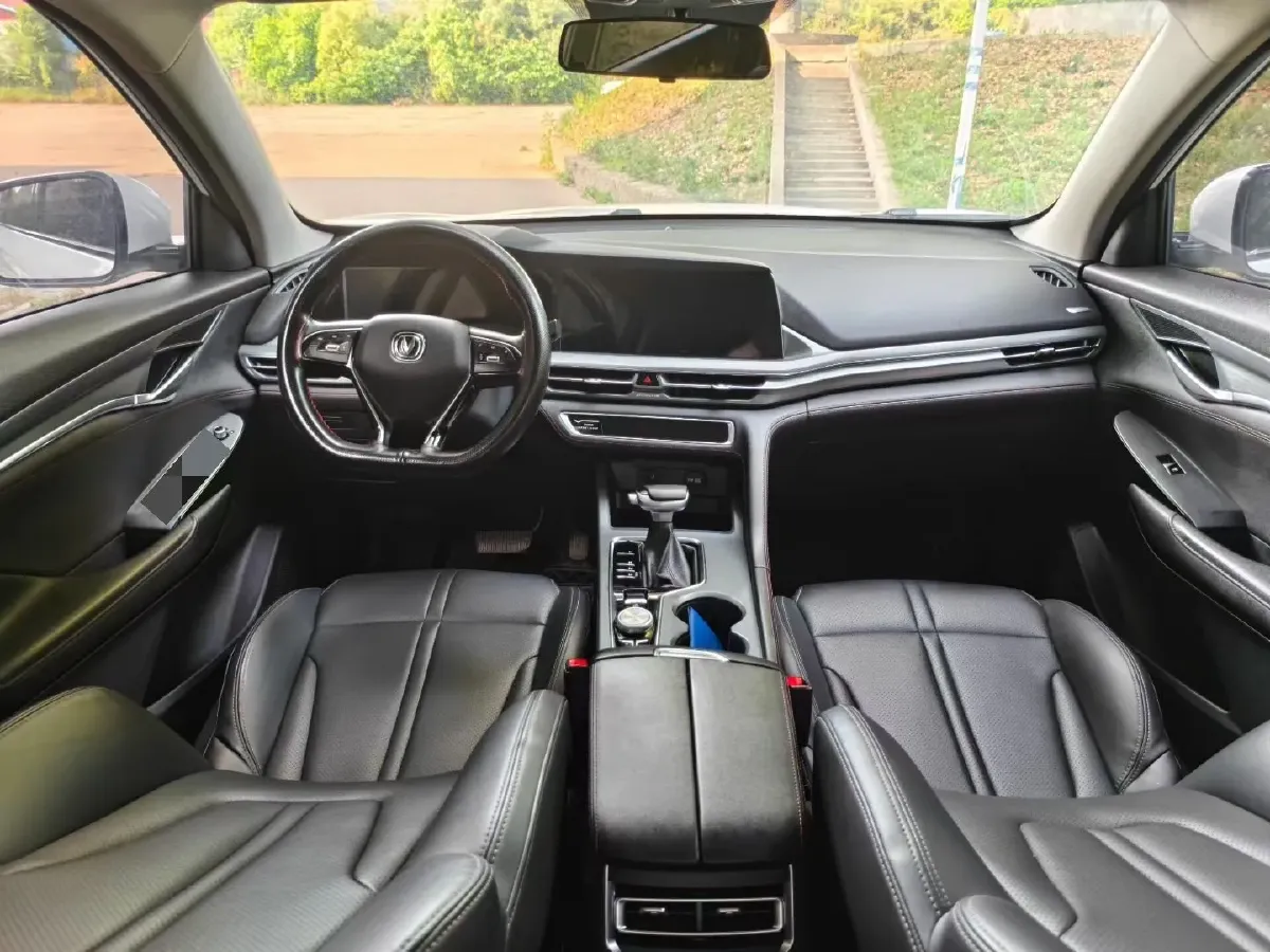 2022 ChangAn CS75 Plus 1.5T 178HP L4 6AT,autocango,china used car exporter,china ev exporter,chinese used car exporter,chinese used ev exporter