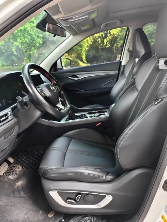 2022 ChangAn CS75 Plus 1.5T 178HP L4 6AT,autocango,china used car exporter,china ev exporter,chinese used car exporter,chinese used ev exporter