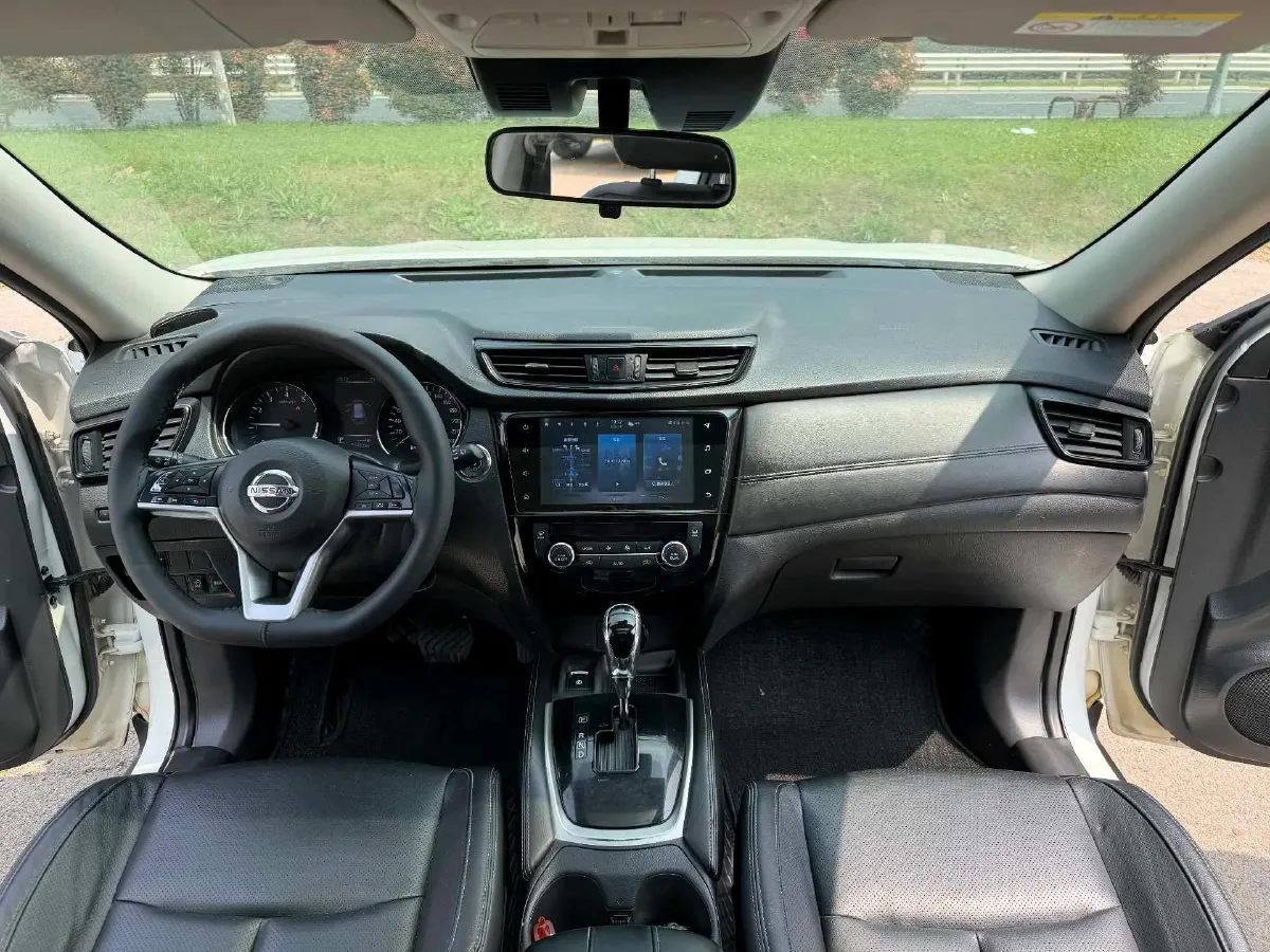 2021 Nissan X-Trail 2.0L 151HP L4 CVT,autocango,china used car exporter,china ev exporter,chinese used car exporter,chinese used ev exporter