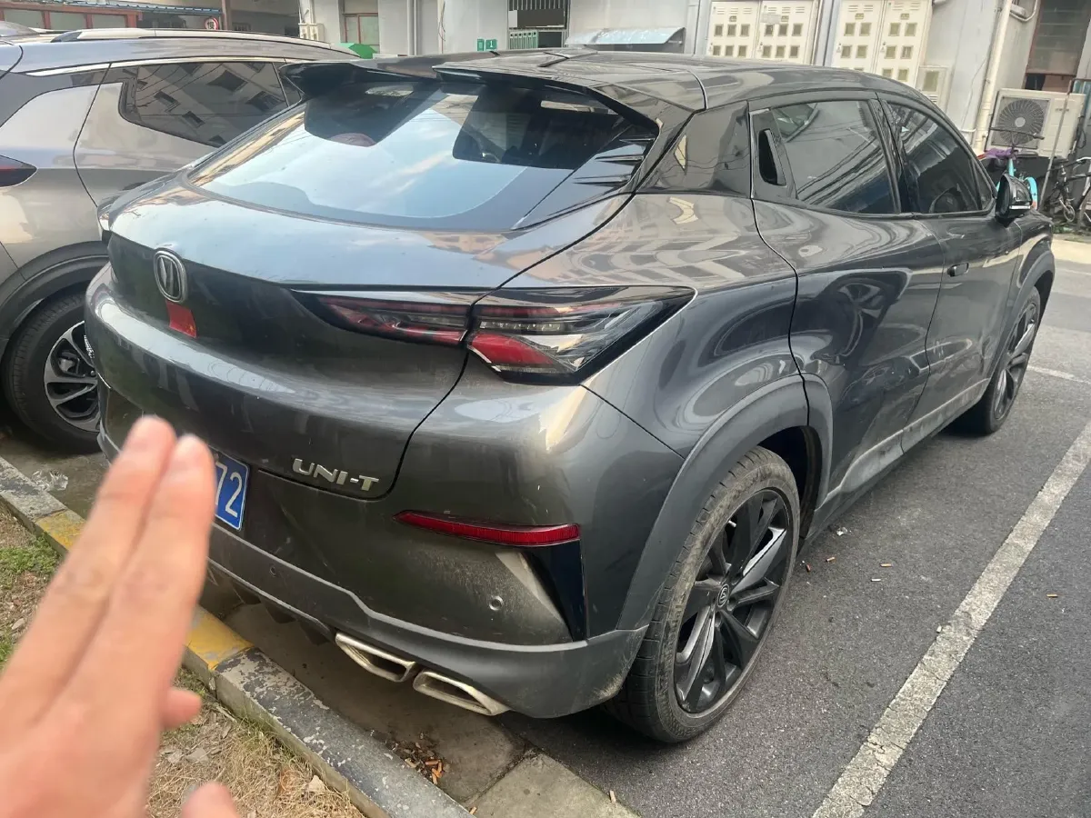 2021 ChangAn UNI-T 1.5T 180HP L4 7DCT,autocango,china used car exporter,china ev exporter,chinese used car exporter,chinese used ev exporter