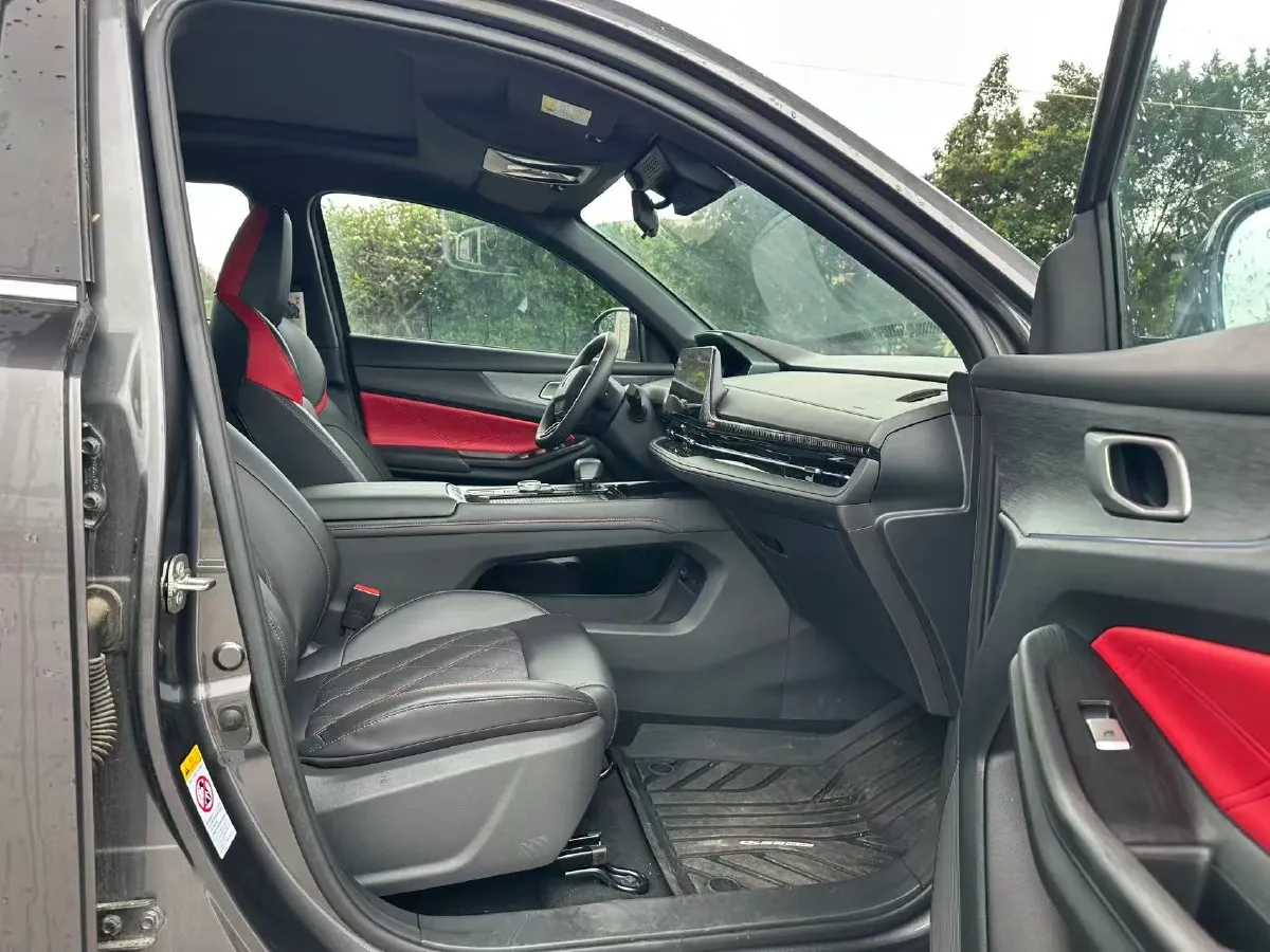 2022 ChangAn Oshan X7 Plus 1.5T 188HP L4 7DCT,autocango,china used car exporter,china ev exporter,chinese used car exporter,chinese used ev exporter