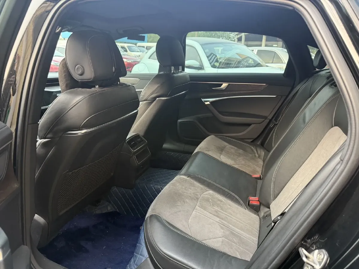 2022 Audi A6L 2.0T 190HP L4 7DCT,autocango,china used car exporter,china ev exporter,chinese used car exporter,chinese used ev exporter
