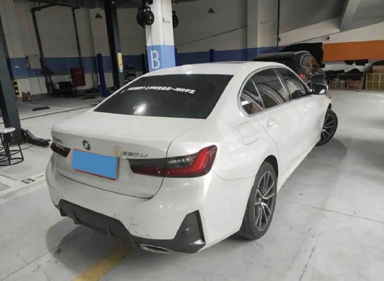 2023 BMW 3 Series 2.0T 156HP L4 8AT,autocango,china used car exporter,china ev exporter,chinese used car exporter,chinese used ev exporter