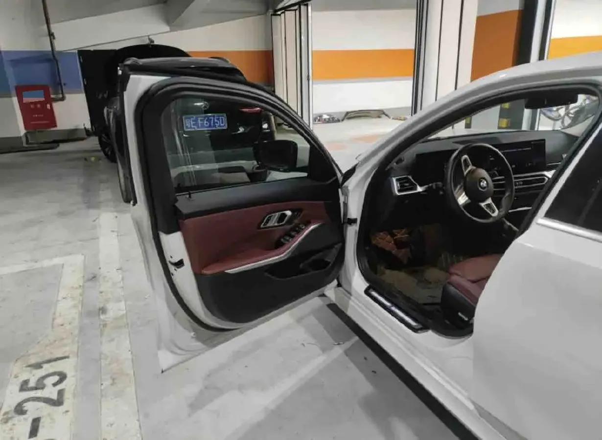 2023 BMW 3 Series 2.0T 156HP L4 8AT,autocango,china used car exporter,china ev exporter,chinese used car exporter,chinese used ev exporter