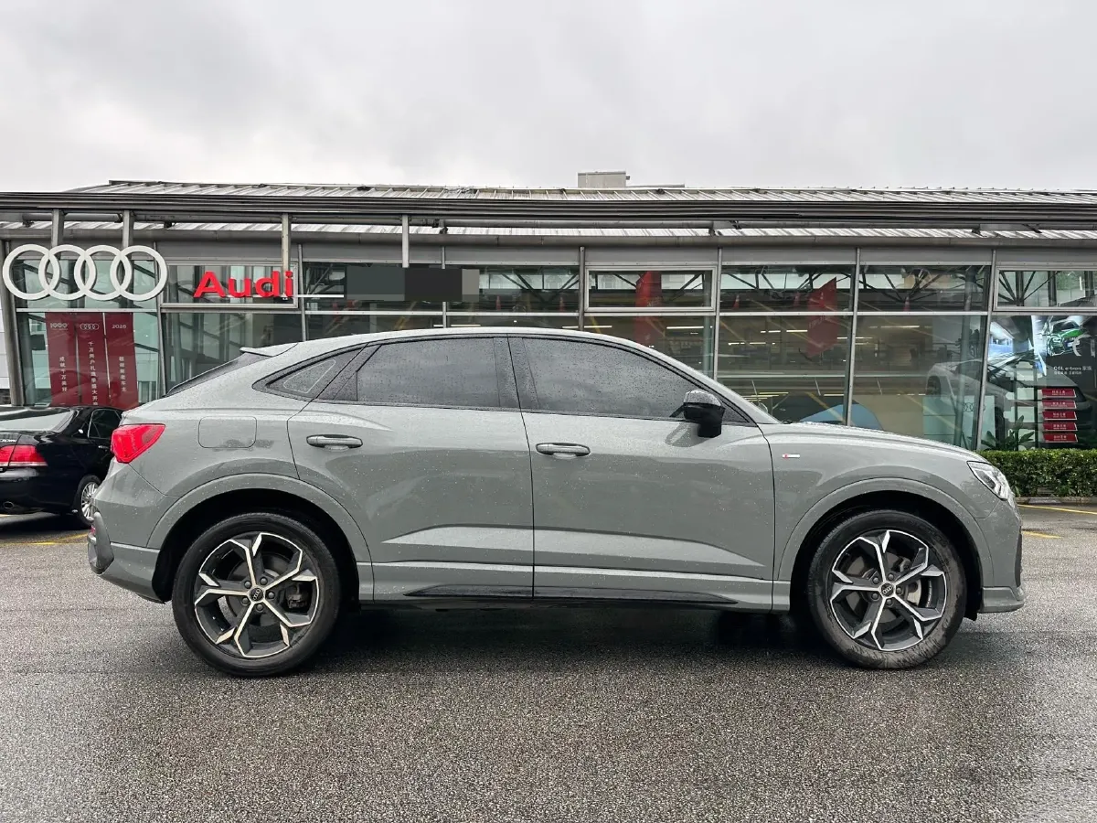 2024 Audi Q3 Sportback 2.0T 186HP L4 7DCT,autocango,china used car exporter,china ev exporter,chinese used car exporter,chinese used ev exporter