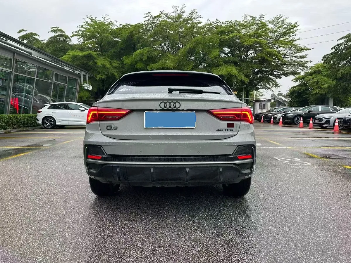 2024 Audi Q3 Sportback 2.0T 186HP L4 7DCT,autocango,china used car exporter,china ev exporter,chinese used car exporter,chinese used ev exporter