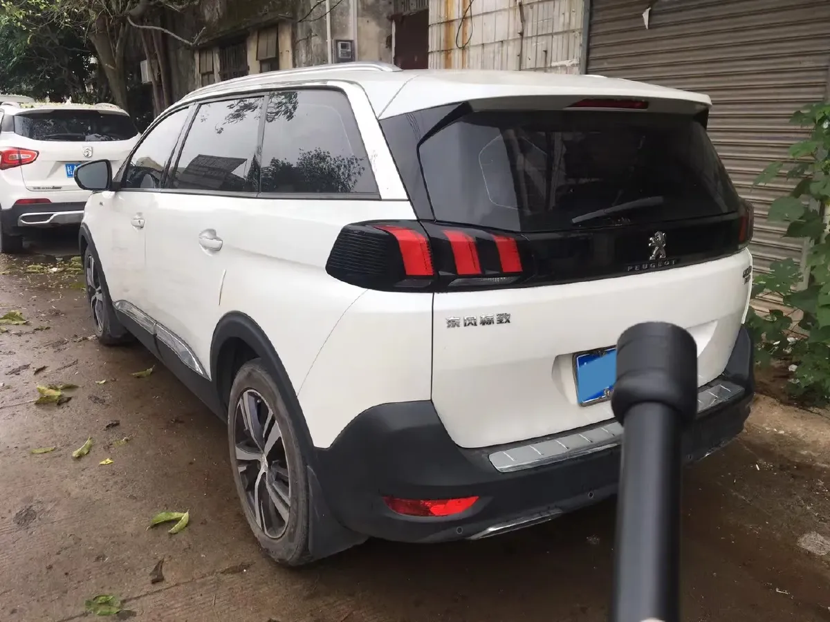 2017 Peugeot 5008 1.8T 204HP L4 6AT,autocango,china used car exporter,china ev exporter,chinese used car exporter,chinese used ev exporter