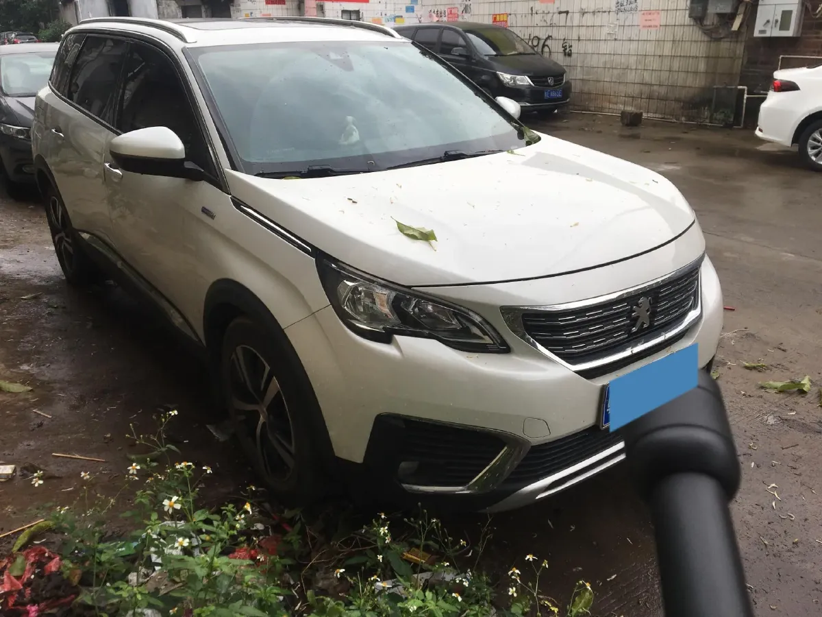 2017 Peugeot 5008 1.8T 204HP L4 6AT,autocango,china used car exporter,china ev exporter,chinese used car exporter,chinese used ev exporter