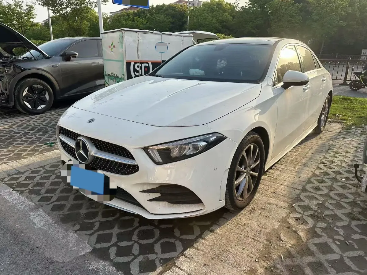 2022 Mercedes-Benz A Class 1.3T 163HP L4 7DCT,autocango,china used car exporter,china ev exporter,chinese used car exporter,chinese used ev exporter