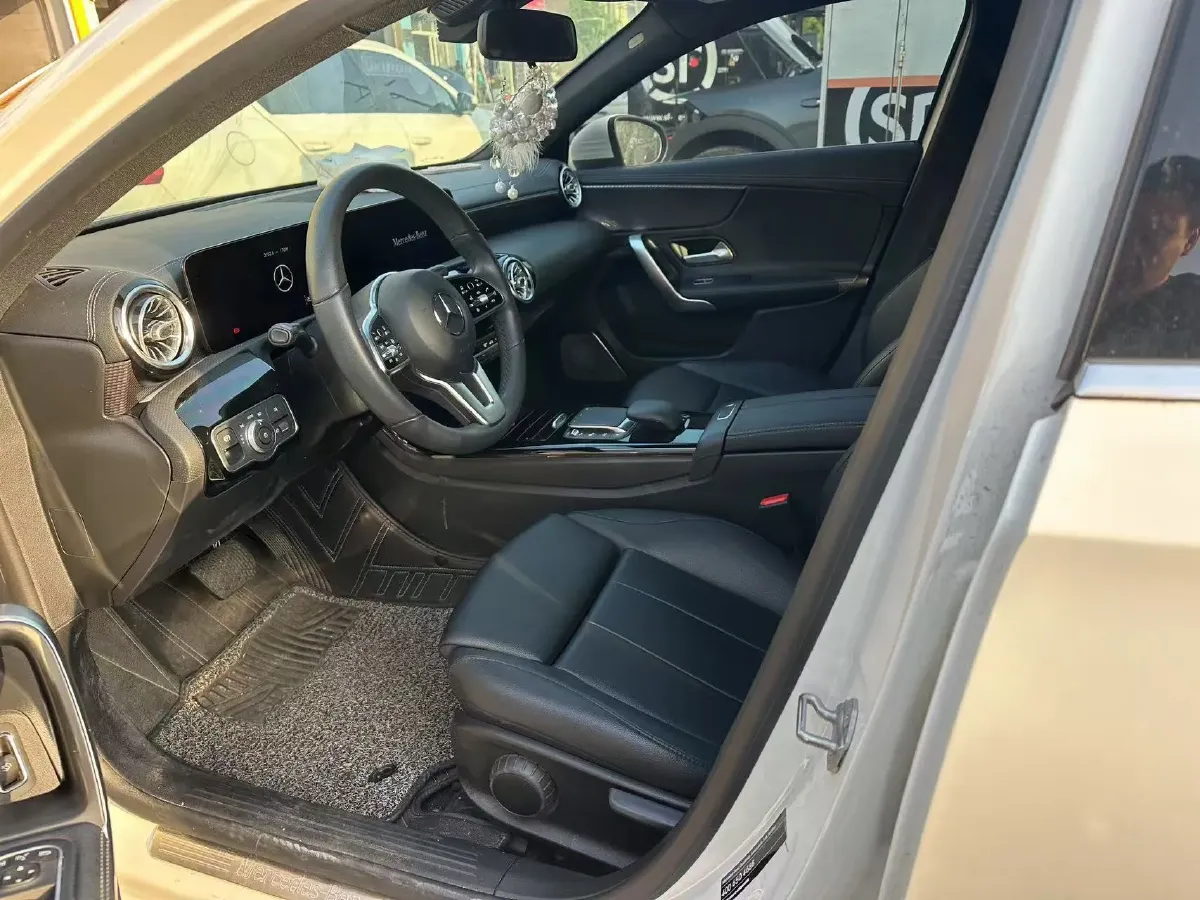 2022 Mercedes-Benz A Class 1.3T 163HP L4 7DCT,autocango,china used car exporter,china ev exporter,chinese used car exporter,chinese used ev exporter