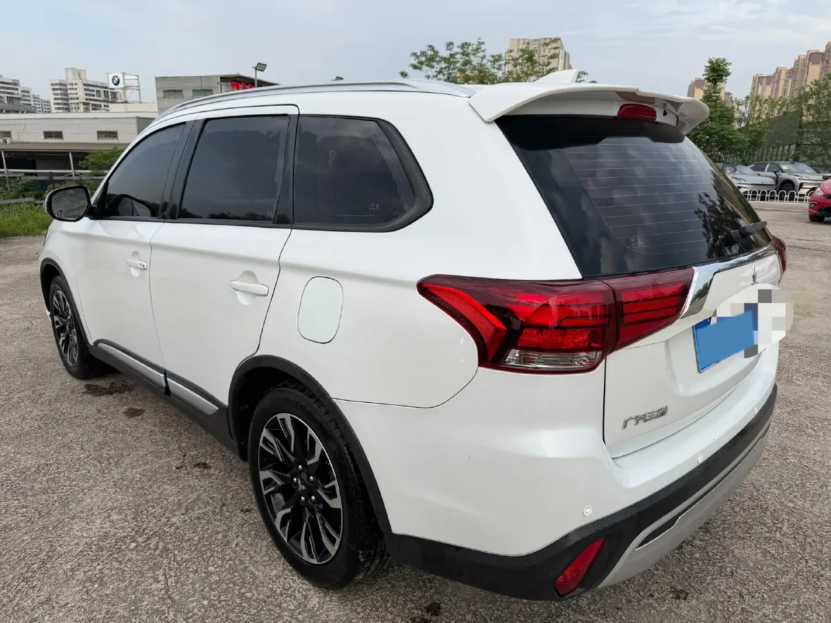 2020 Mitsubishi Outlander 2.0L 166HP L4 CVT,autocango,china used car exporter,china ev exporter,chinese used car exporter,chinese used ev exporter
