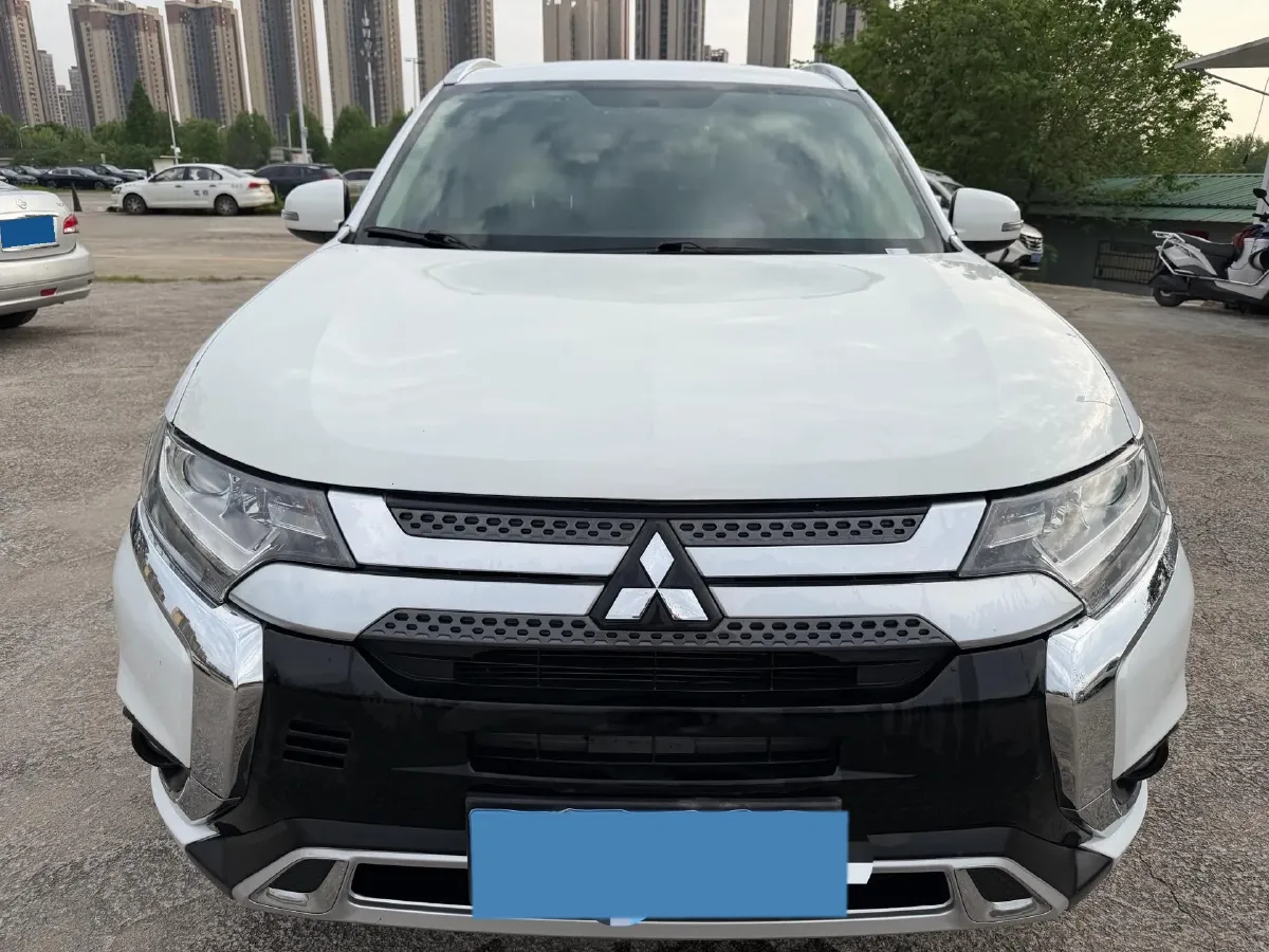2020 Mitsubishi Outlander 2.0L 166HP L4 CVT,autocango,china used car exporter,china ev exporter,chinese used car exporter,chinese used ev exporter