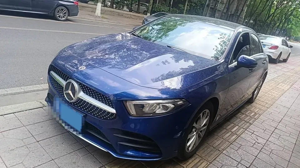2022 Mercedes-Benz A Class 1.3T 163HP L4 7DCT,autocango,china used car exporter,china ev exporter,chinese used car exporter,chinese used ev exporter