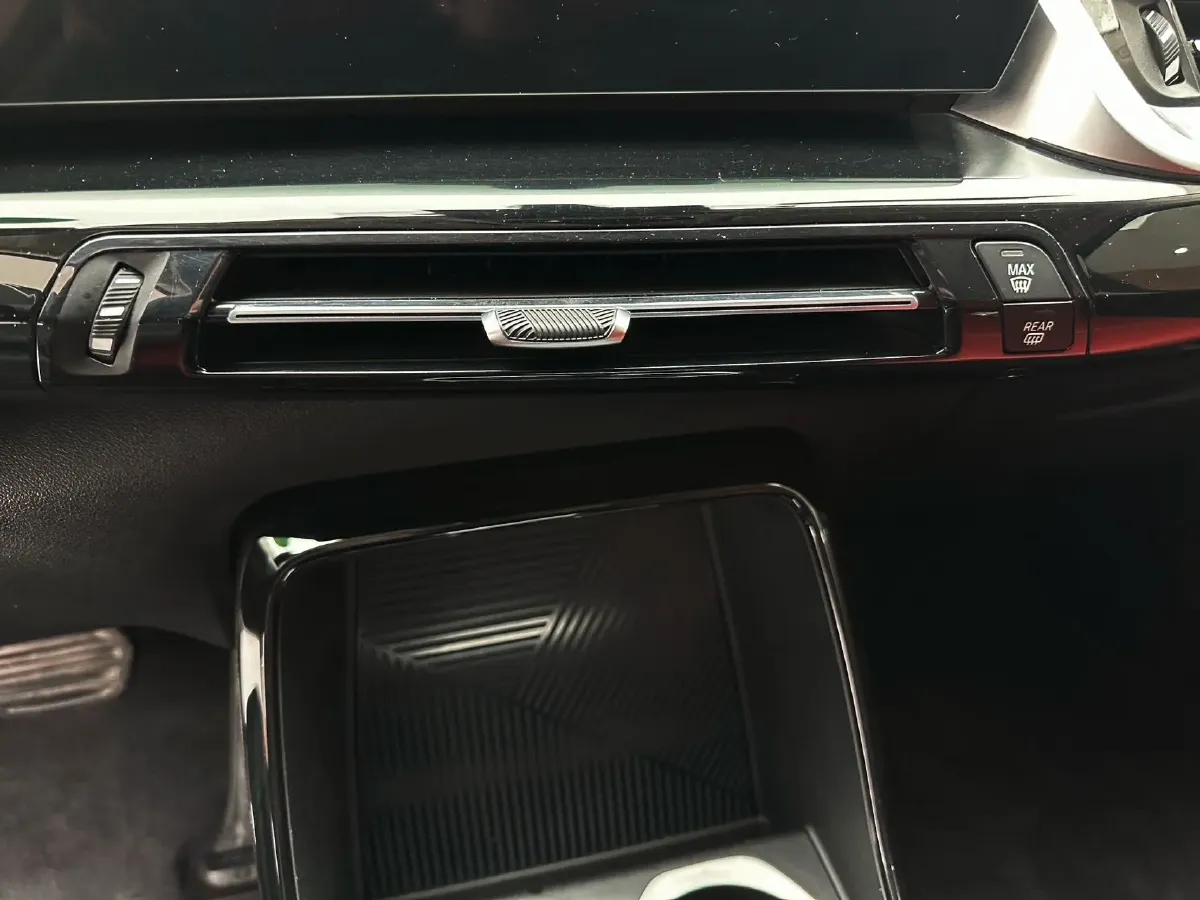 2023 BMW X1 1.5T 156HP L3 7DCT,autocango,china used car exporter,china ev exporter,chinese used car exporter,chinese used ev exporter