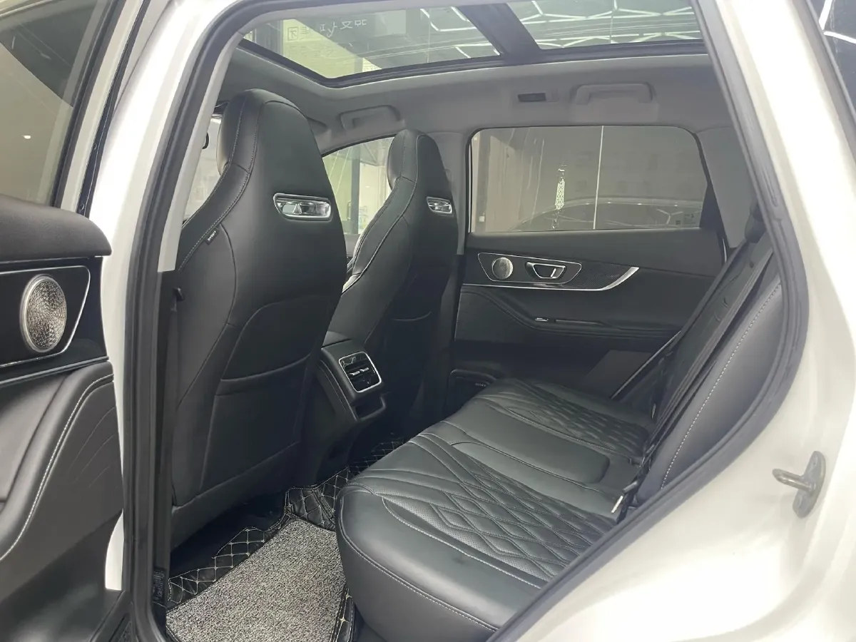 2023 Chery Tiggo 7 Plus 1.5T 156HP L4 3DHT PHEV 19.27KWH,autocango,china used car exporter,china ev exporter,chinese used car exporter,chinese used ev exporter