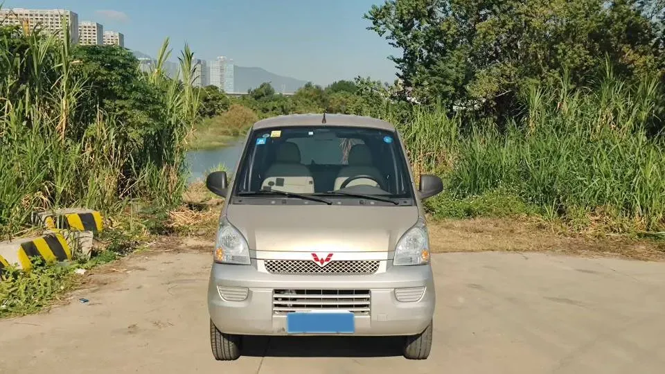 2021 WuLing RongGuang 1.5L 99HP L4 5MT,autocango,china used car exporter,china ev exporter,chinese used car exporter,chinese used ev exporter