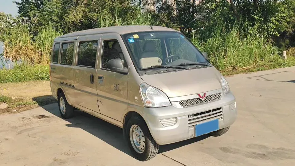2021 WuLing RongGuang 1.5L 99HP L4 5MT,autocango,china used car exporter,china ev exporter,chinese used car exporter,chinese used ev exporter