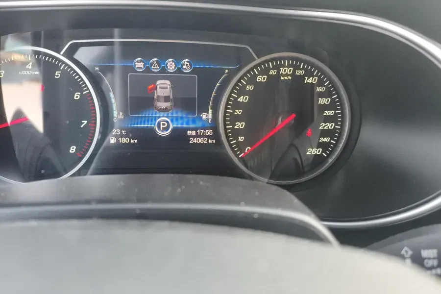 2022 HongQi H5 1.5T 169HP L4 7DCT,autocango,china used car exporter,china ev exporter,chinese used car exporter,chinese used ev exporter